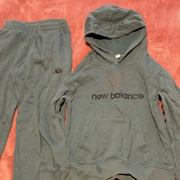 New Balance Kids Green Hoodie and Joggers Set - Picture 2 of 9